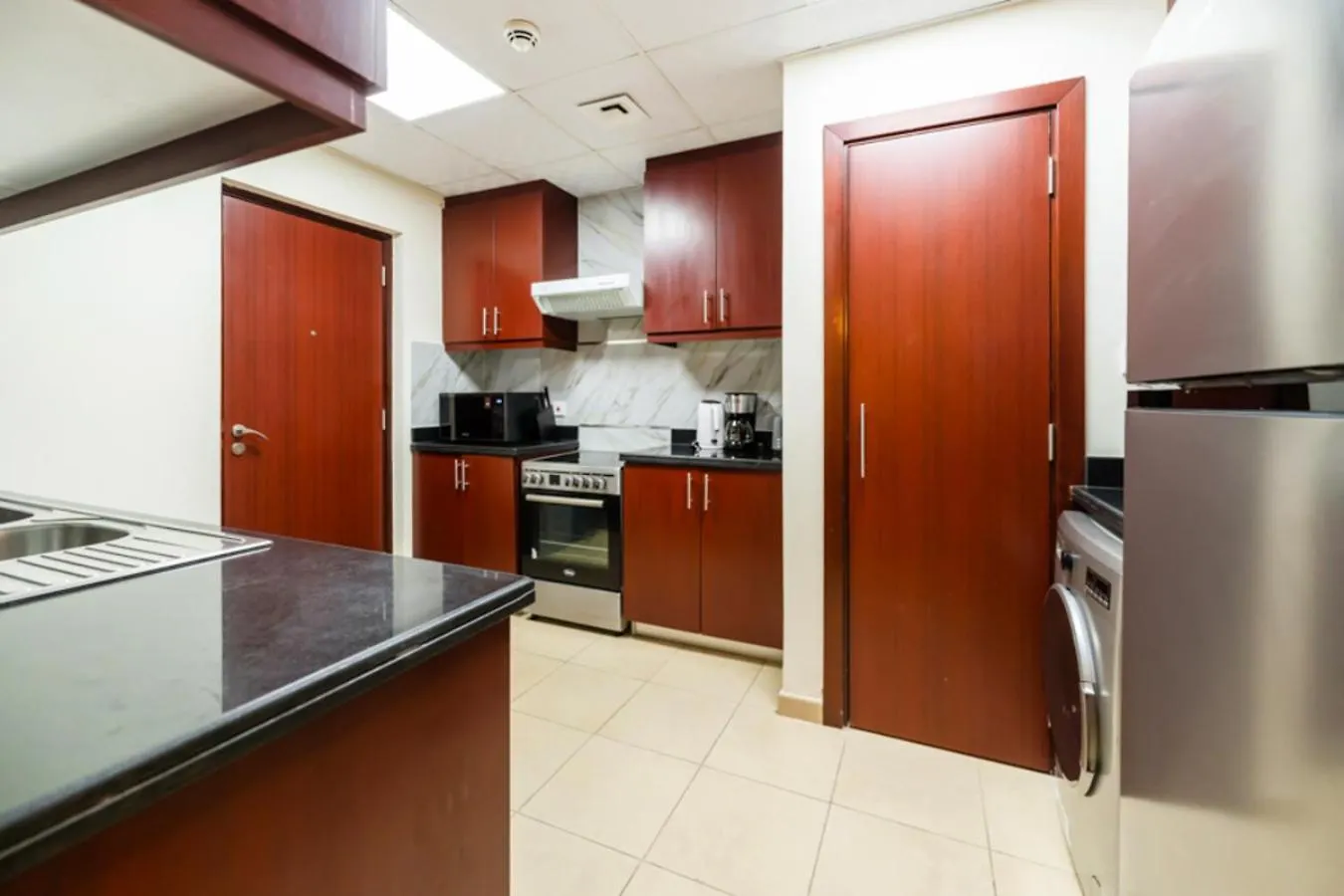 Fam Living - Bahar Jbr 2Br Apartment Dubai