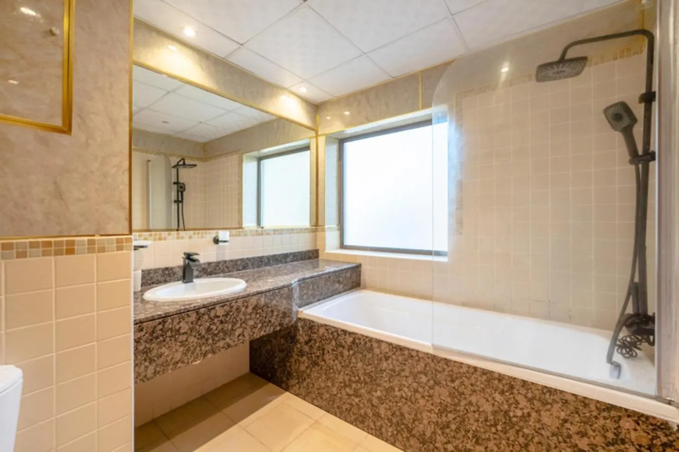 Fam Living - Bahar Jbr 2Br Apartment Dubai